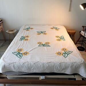 Vintage  handmade multicolor Flora  Embroidery  TableCloth